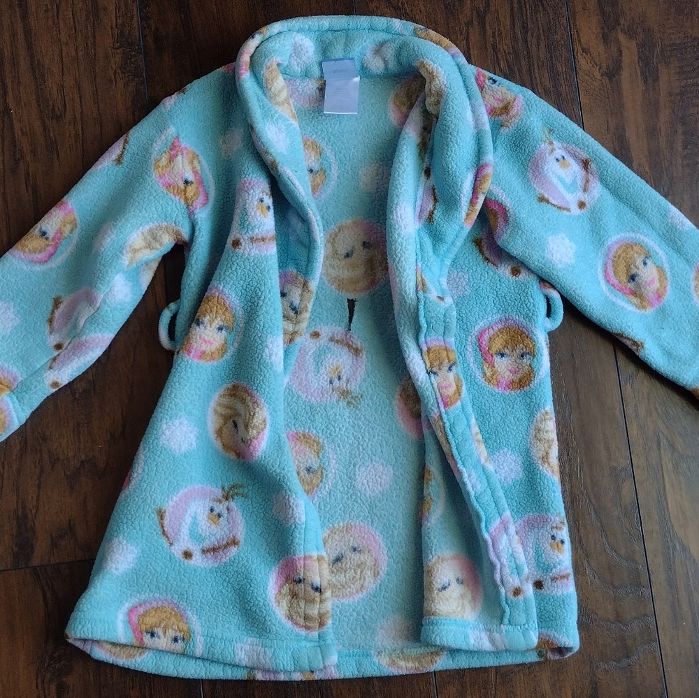 4T Cold Weather Tops + Robe - Picture 2 of 7